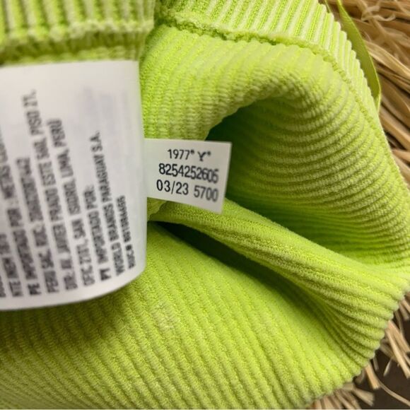 AMERICAN EAGLE Women’s Ribbed Seamless Cropped Green Halter Tank Top Size Medium - Picture 11 of 11